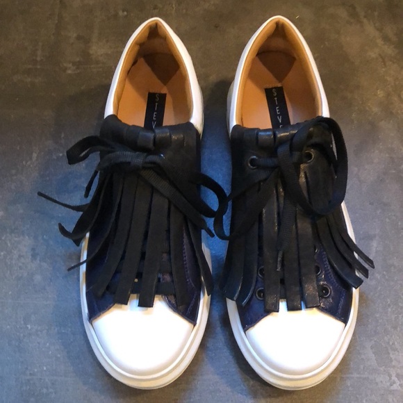 NWB Steve Madden Tassel Leather Sneakers - Picture 3 of 6